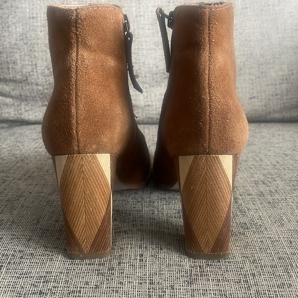 Matisse Geo Tan Suede Booties Size 6M - Picture 4 of 10